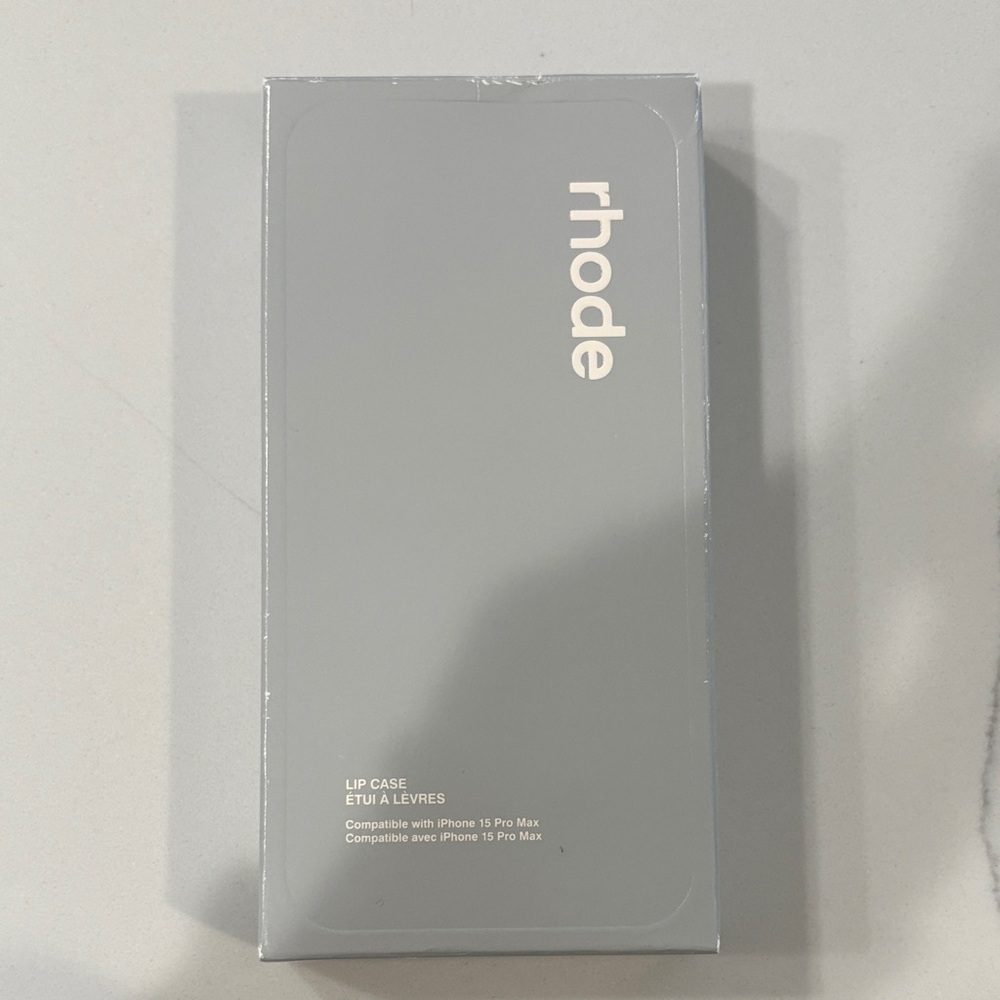 RHODE Silver Lip Case iPhone 15 pro max - Picture 2 of 3